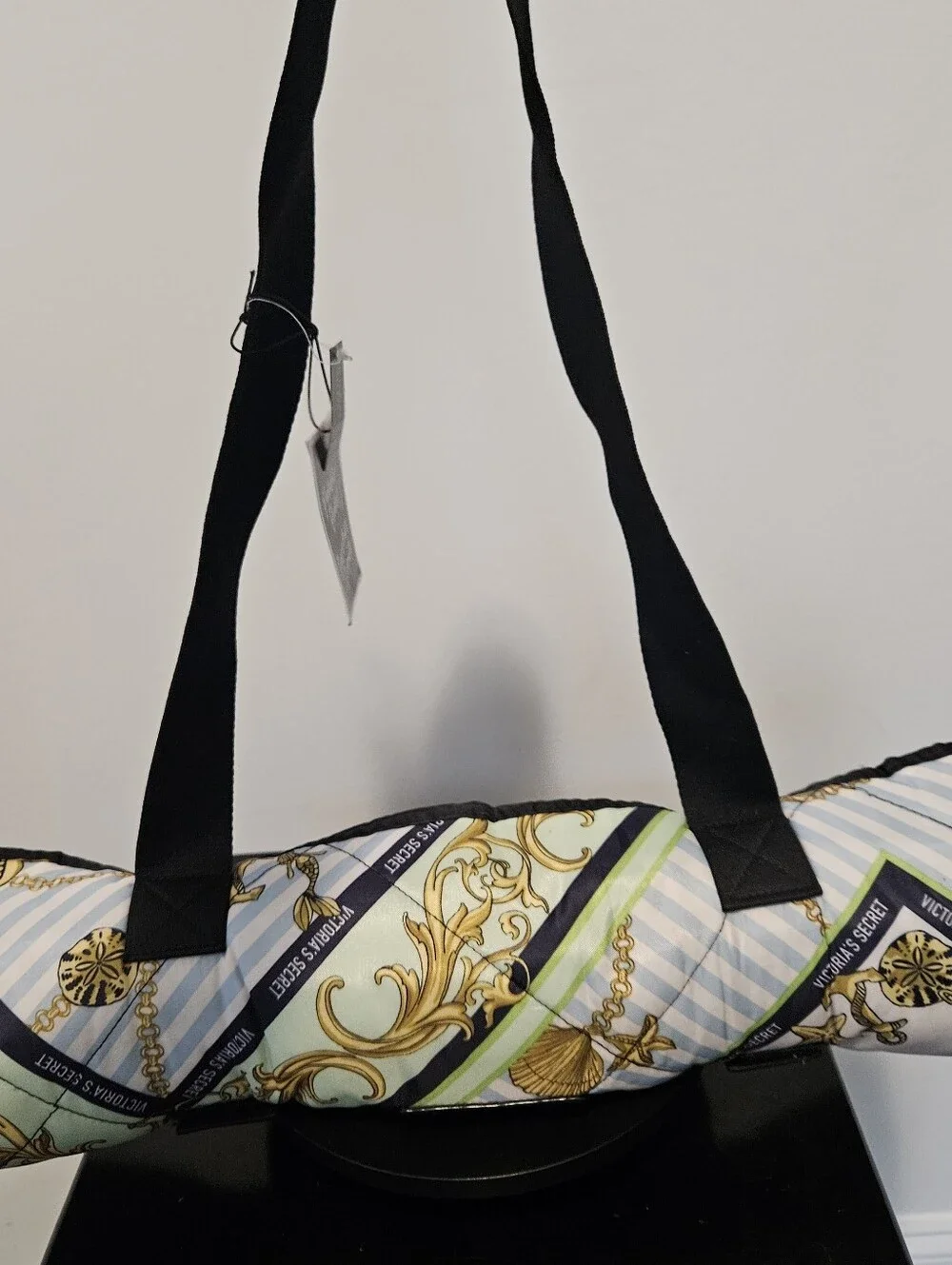 Victoria's Secret Limited Edition Graphic Fold-and-Pack Blanket 2019.
